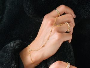 Mesmerized Hand Chain