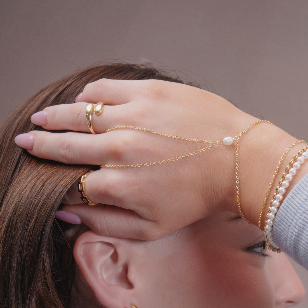 She's A Pearl Hand Chain - Image 4