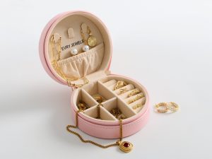 Evry Holiday Gift Box